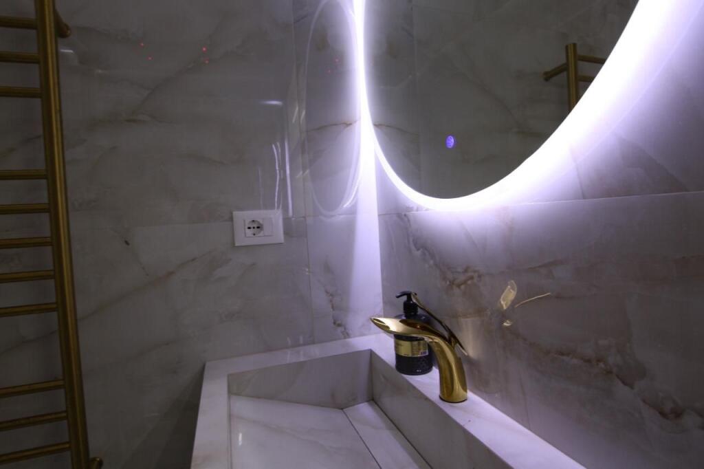 Me Qera : Garsoniere📍21 Dhjetori (Prane Vodafone) - 550€ - Sp.35m² - 100% e Re✨