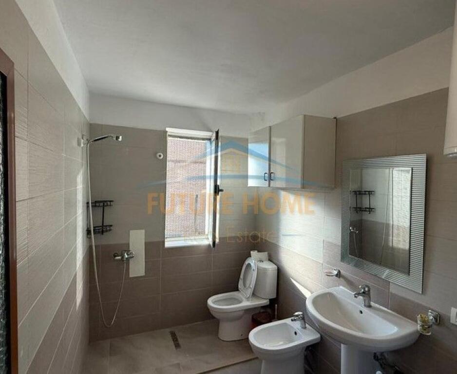 Qera, Apartament 2+1, Tregu Elektrik , Tiranë.