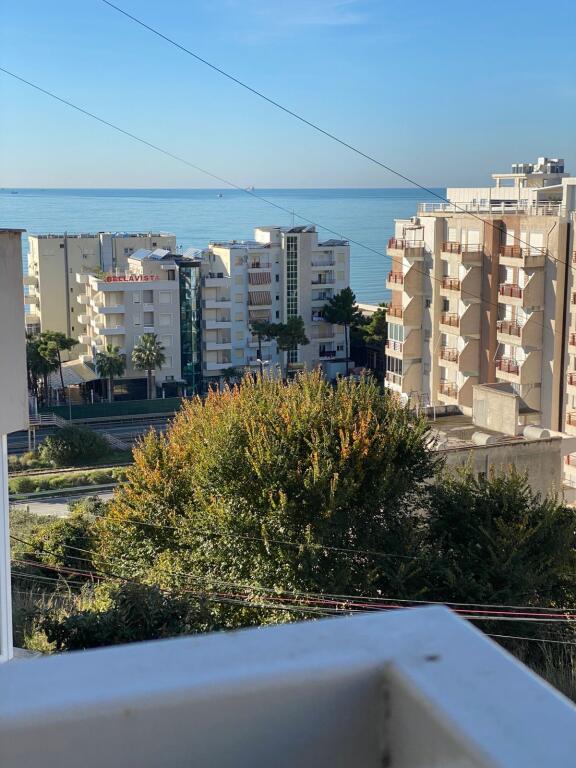 Shitet Apartament 2+1 70 m2, Post Parkimi 22 m2 75. 000​