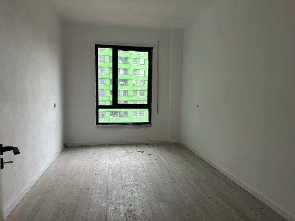 Apartament 3+1+2 për shitje në Rrugën 5 Maji