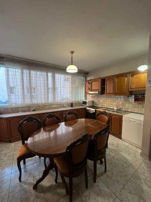 Villa floor for rent on Kavaja Street, near Garden Building!