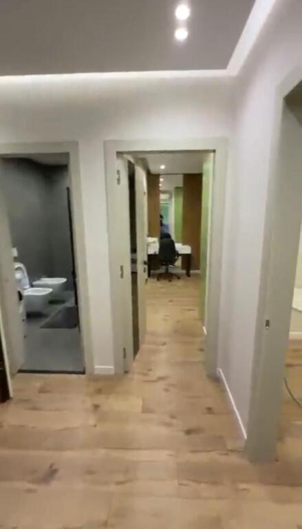 Affittiamo appartamento 2+1+2 con posto auto al Parco Olimpico \ Comune di Parigi