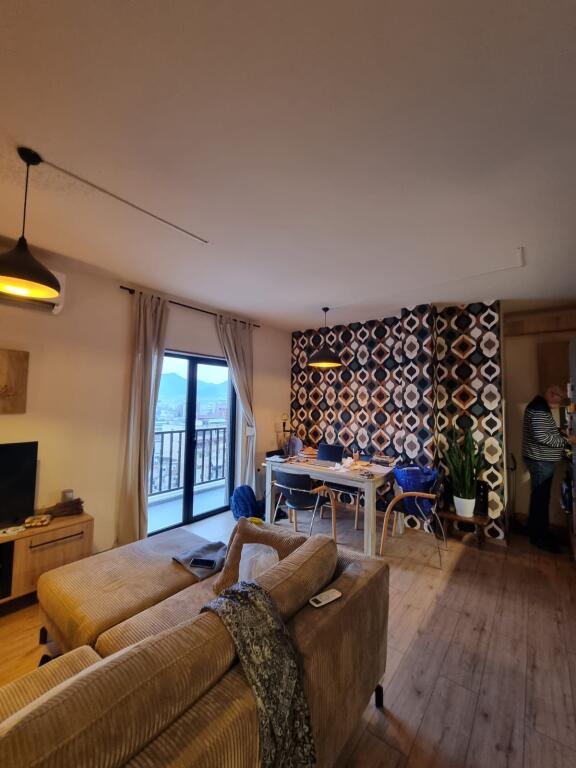 CASA IN VENDITA – VILA GOLD, CENTRO 📍 Zona d'élite, vicino al centro