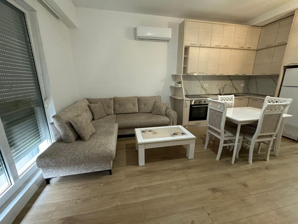 Apartament 1+1 m qira tek Siri Kodra