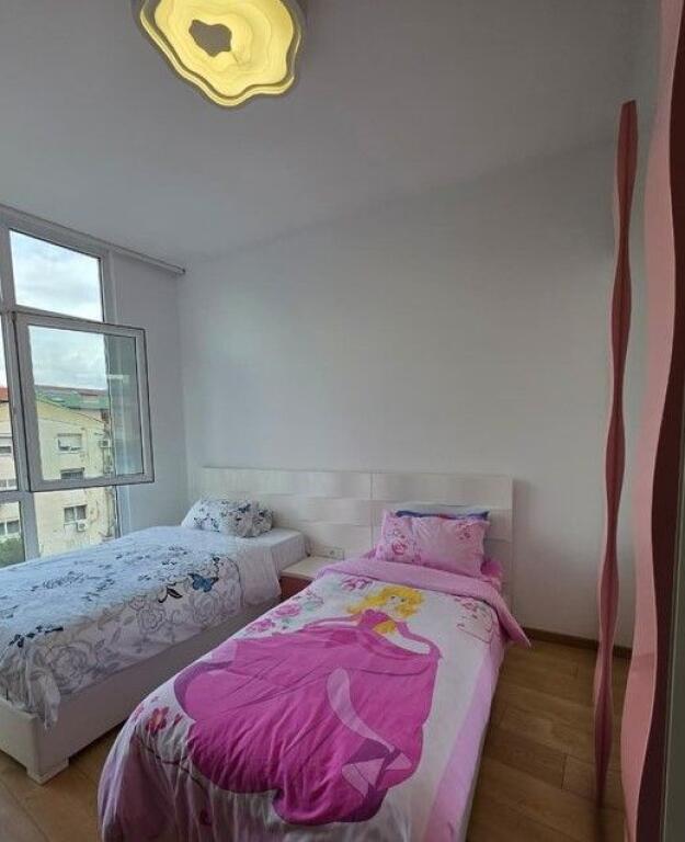 Shitet, Apartament 2+1+2, Kompleksi "Kika 2", Komuna Parisit, Tiranë.