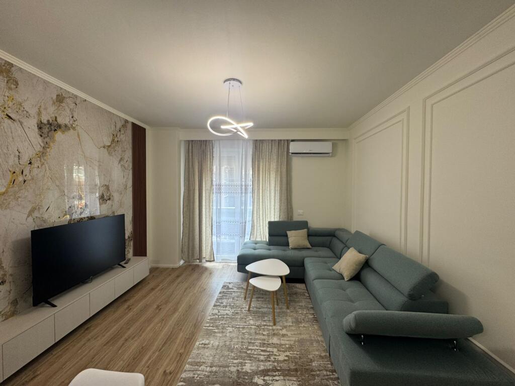 🏠 JEPET ME QERA APARTAMENT 1+1 📍 Përballë Spitalit Amerikan 3 🏢 Kati i 5-të