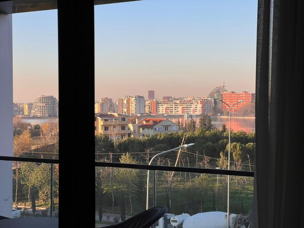 🏡Me Qera: Apartament 2+1+2wc + 1 Post Parkimi - (📍Liqeni i Thate) || I Sapo Mobiluar