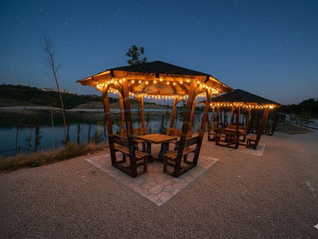 In affitto, Villa su 2 piani con piscina, Farkë, Tirana.