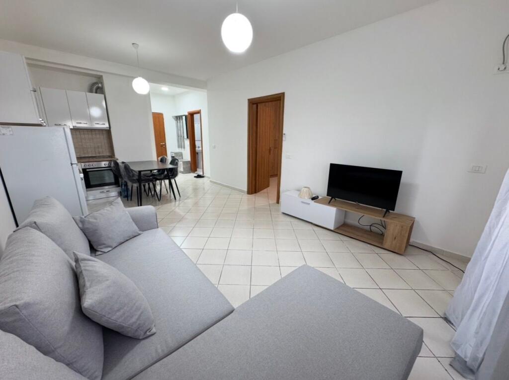 APARTAMENT 1+1 PER QIRA NE ASTIR