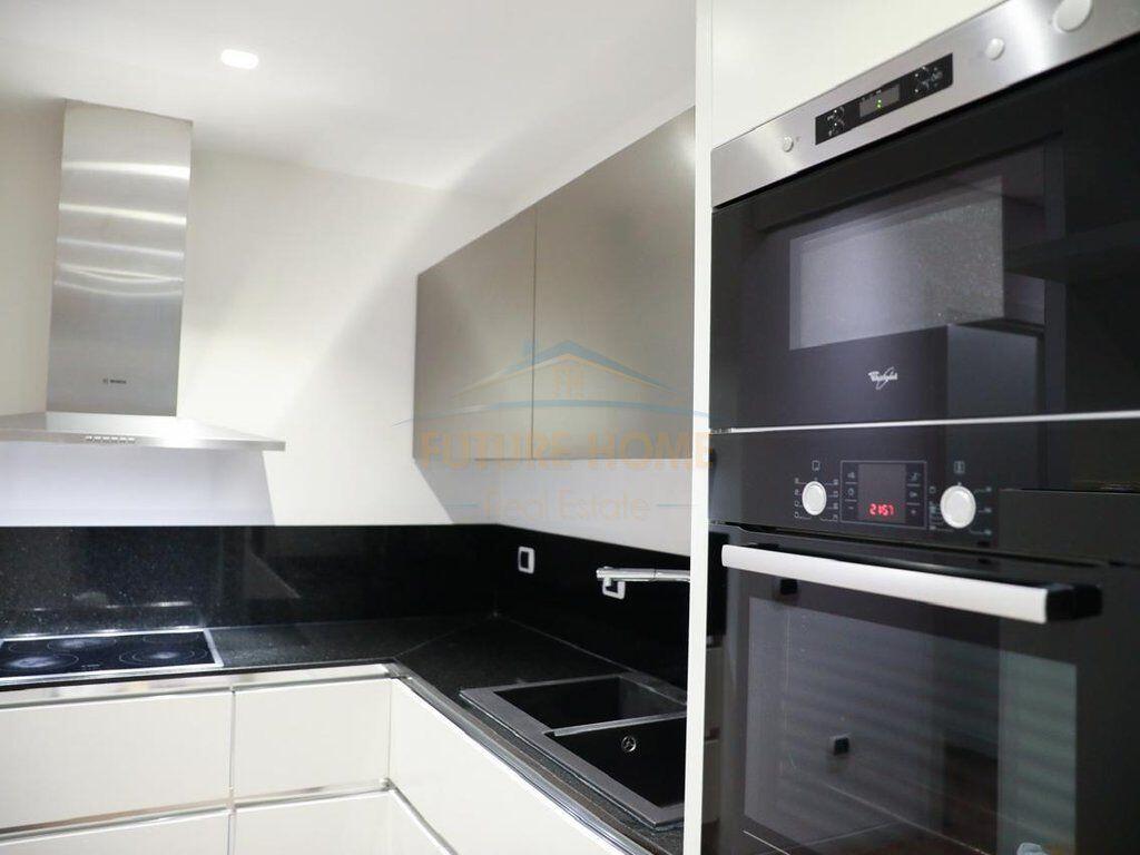 Shitet, Apartament 2+1+2, Selvia, Tiranë.