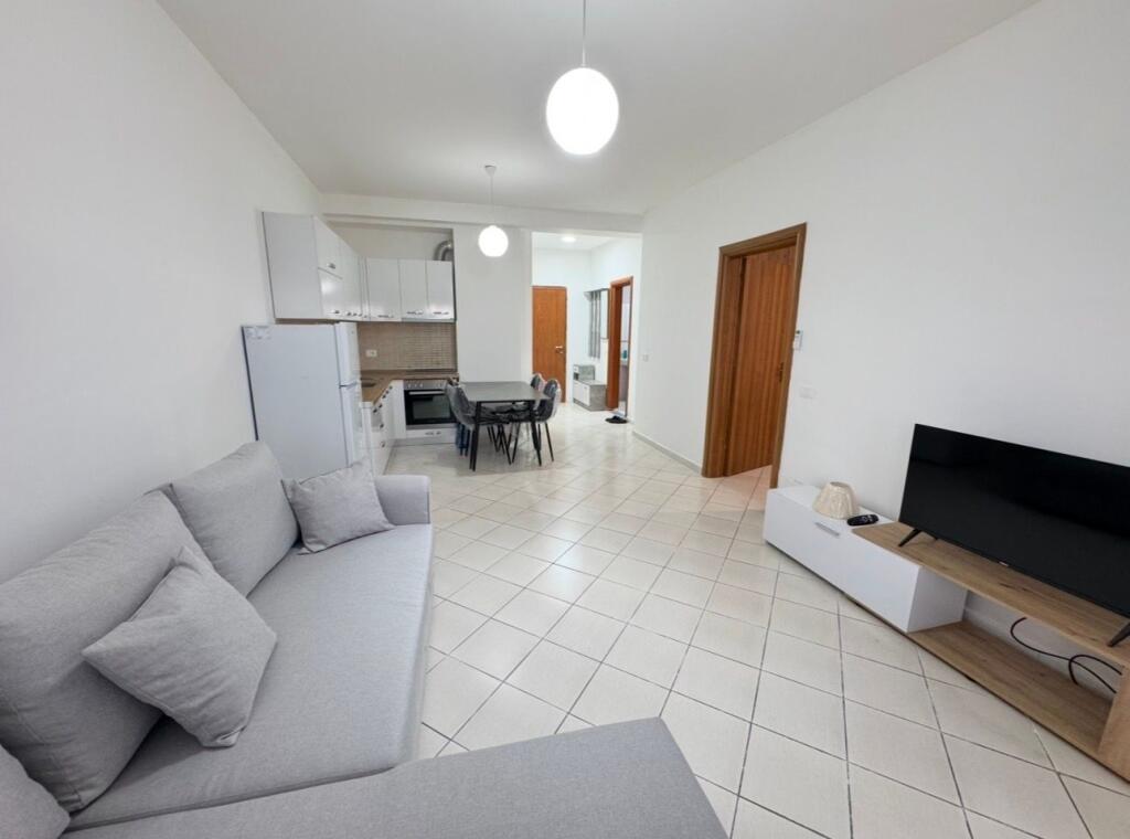 APARTAMENT 1+1 PER QIRA NE ASTIR
