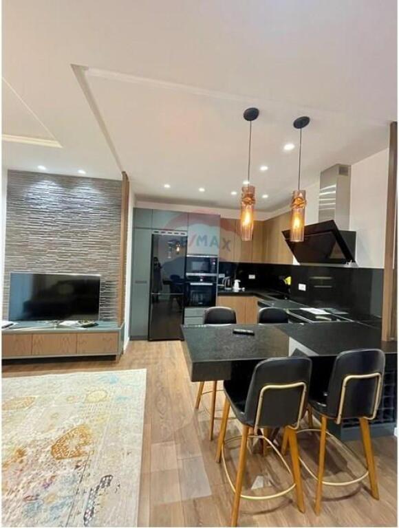 APARTMENT 2+1 PLUS PARKING AT PANORAMA COMPLEX!