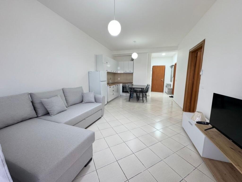 APARTAMENT 1+1 PER QIRA NE ASTIR