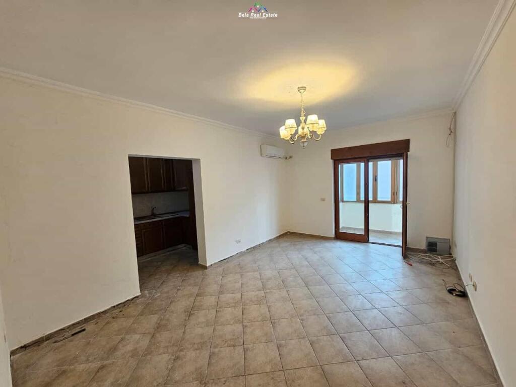 Zyre Me Qera 2+1 Ne Qender (ID BZ2783) Tirane