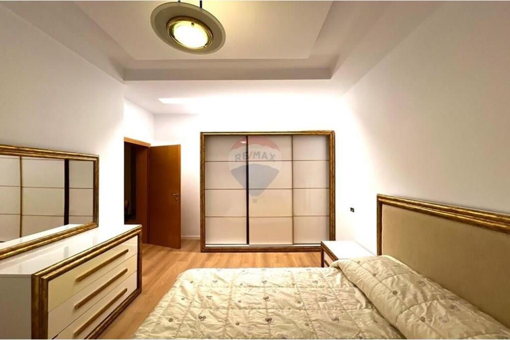 Apartament 2+1 me qira Rruga e Elbasanit!