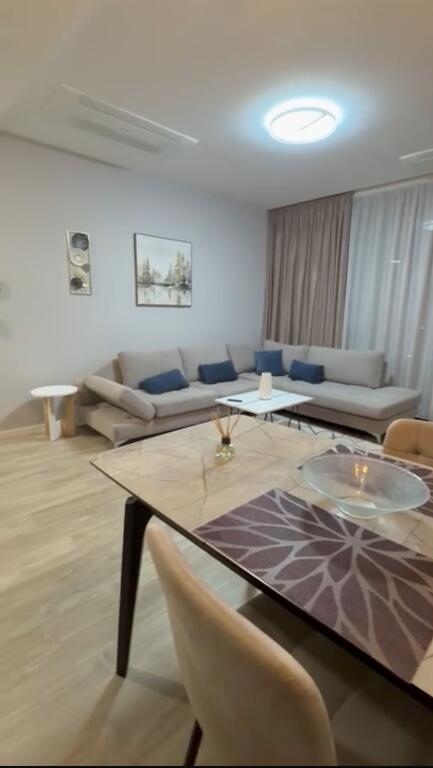 Jepet me qera 2+1+Post Parkim Lake view