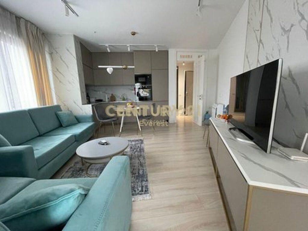 BLV. ZOGU I PARE, JAPIM APARTAMENT 1+1 PER QIRA! 900 € /Muaj Sip. Totale  70m2