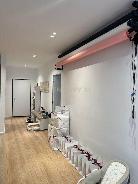 APARTAMENT 2+1+2 +POST PARKIMI ME QIRA, PRANE RADISSONIT, LIQENI I THATE!