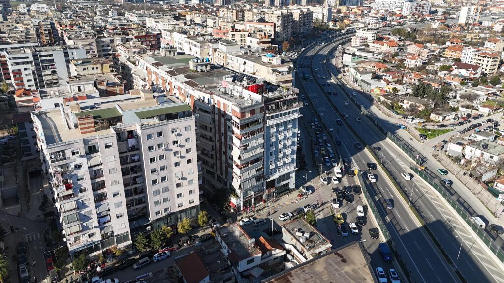 Near Bar Oslos Astir