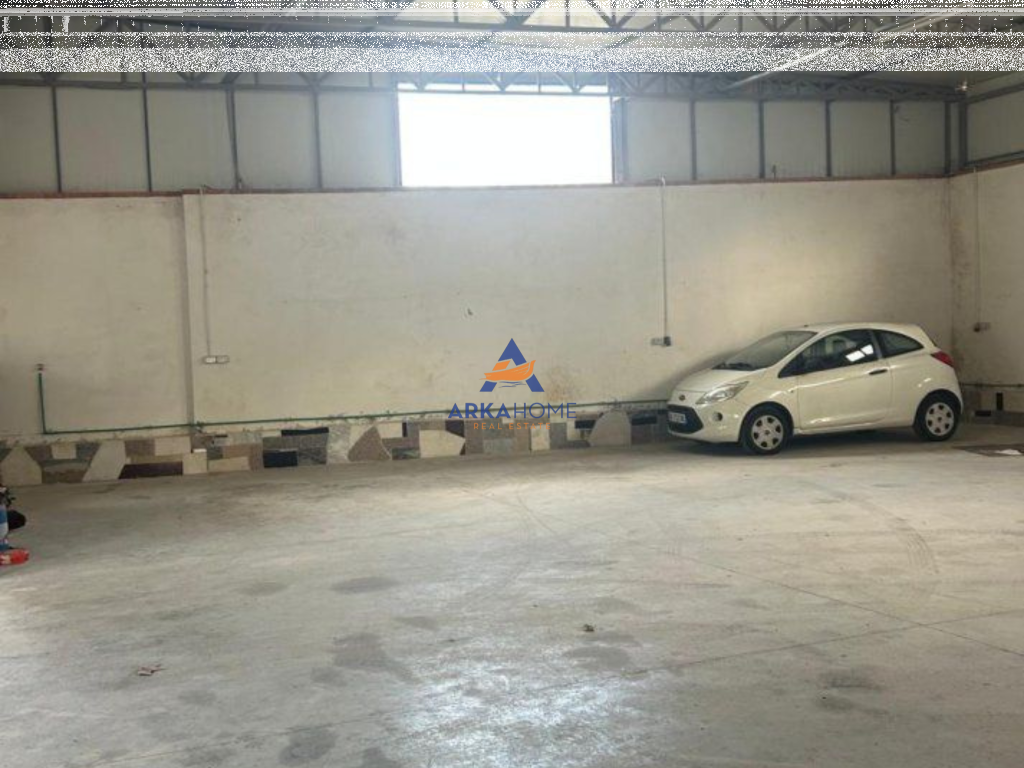 JEPET ME QIRA MAGAZINË 700M2 "MYSLYM KETA" 3500 EURO