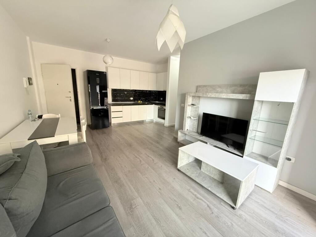 🏡 Jepet me qira apartament 2+1+2 📍 Kompleksi Fiori di Bosco, Tiranë💶 Çmimi: 650 € / muaj