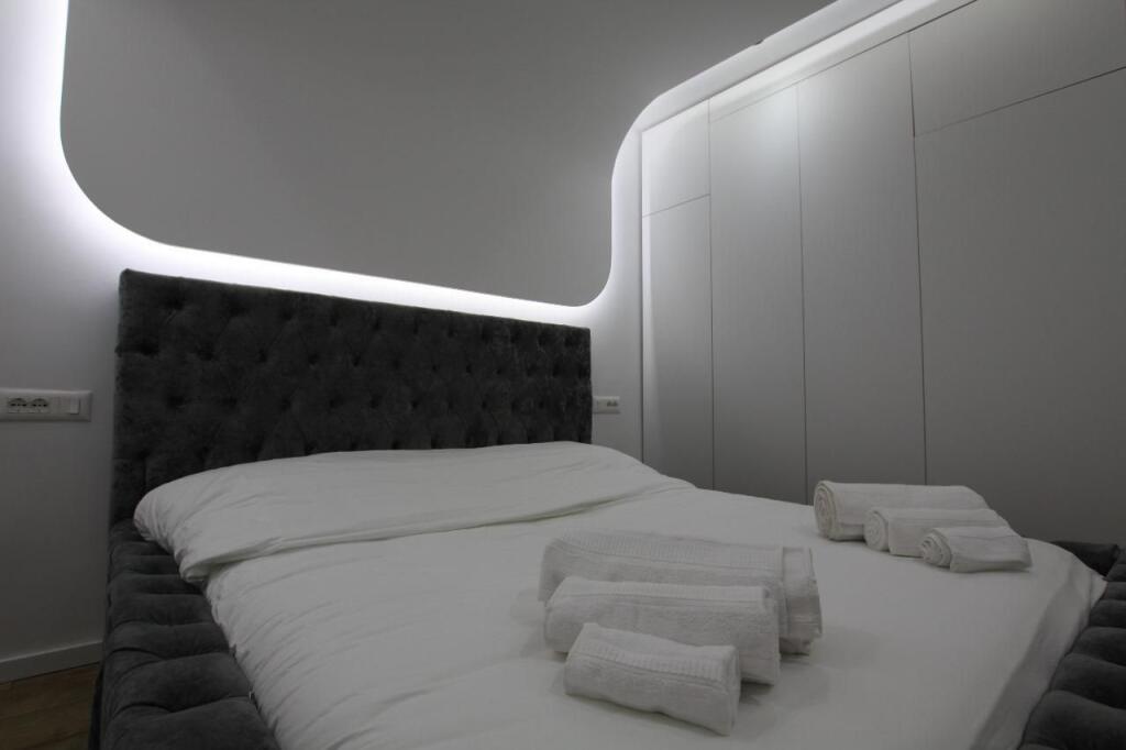 Me Qera : Garsoniere📍21 Dhjetori (Prane Vodafone) - 550€ - Sp.35m² - 100% e Re✨