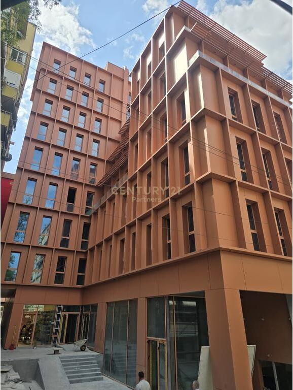 Apartament 2+1 per shitje ne zonen e Bllokut