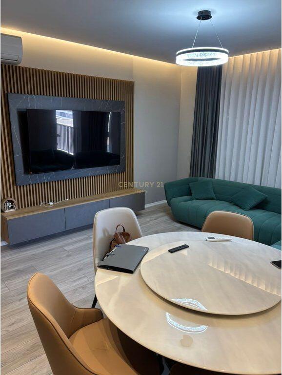 Jepet me qira apartament 1+1 + post parkimi