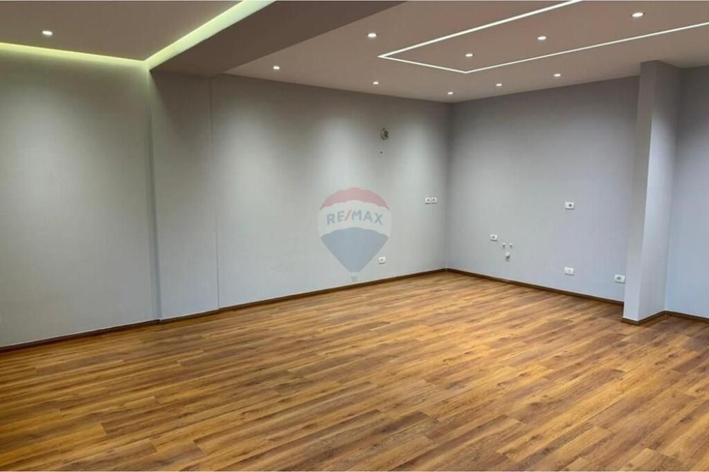 Apartment - For Sale - Karl Topia Square, Tirana(ID: 530261046-452)