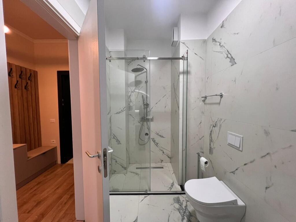 🏡 H. e Pare me Qera 1+1 + 1 Post Parkimi - (📍Liqeni i Thate) || I Sapo Mobiluar - k3 | Pllt v 2025