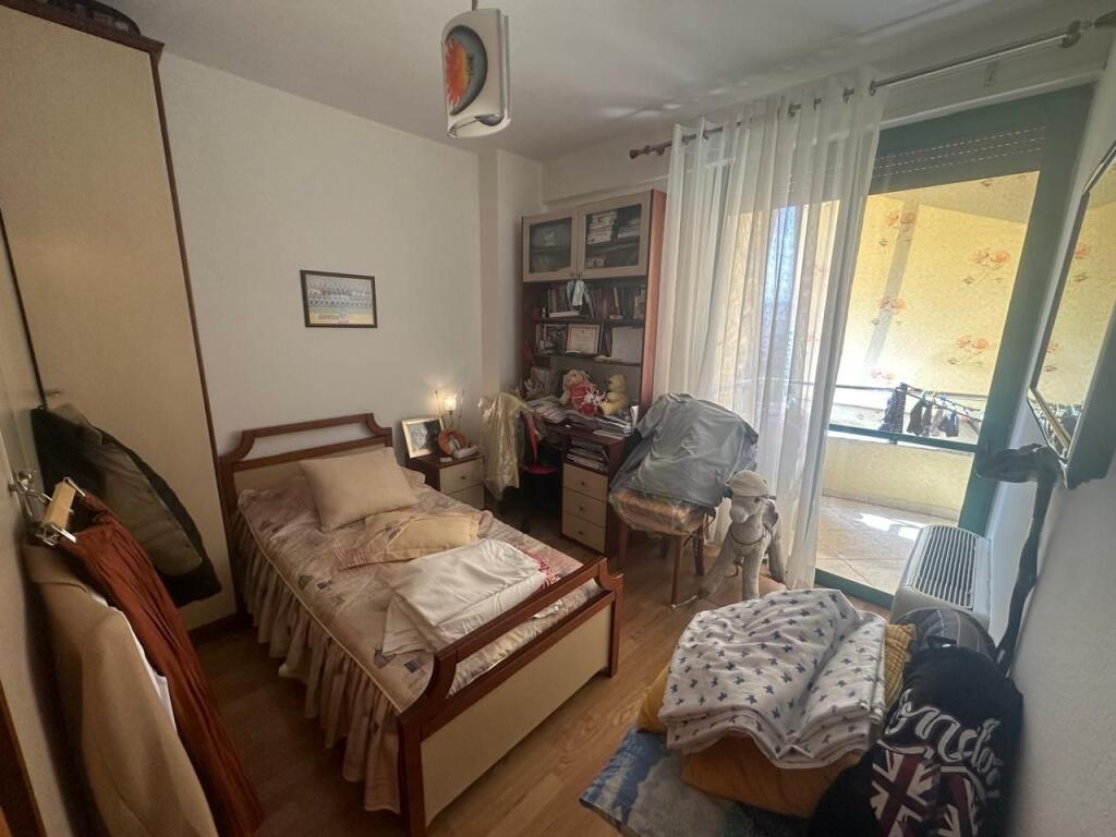 🏢Tek Pazari i Ri shitet apartament 2+1+2,i mobiluar  220,000 EURO