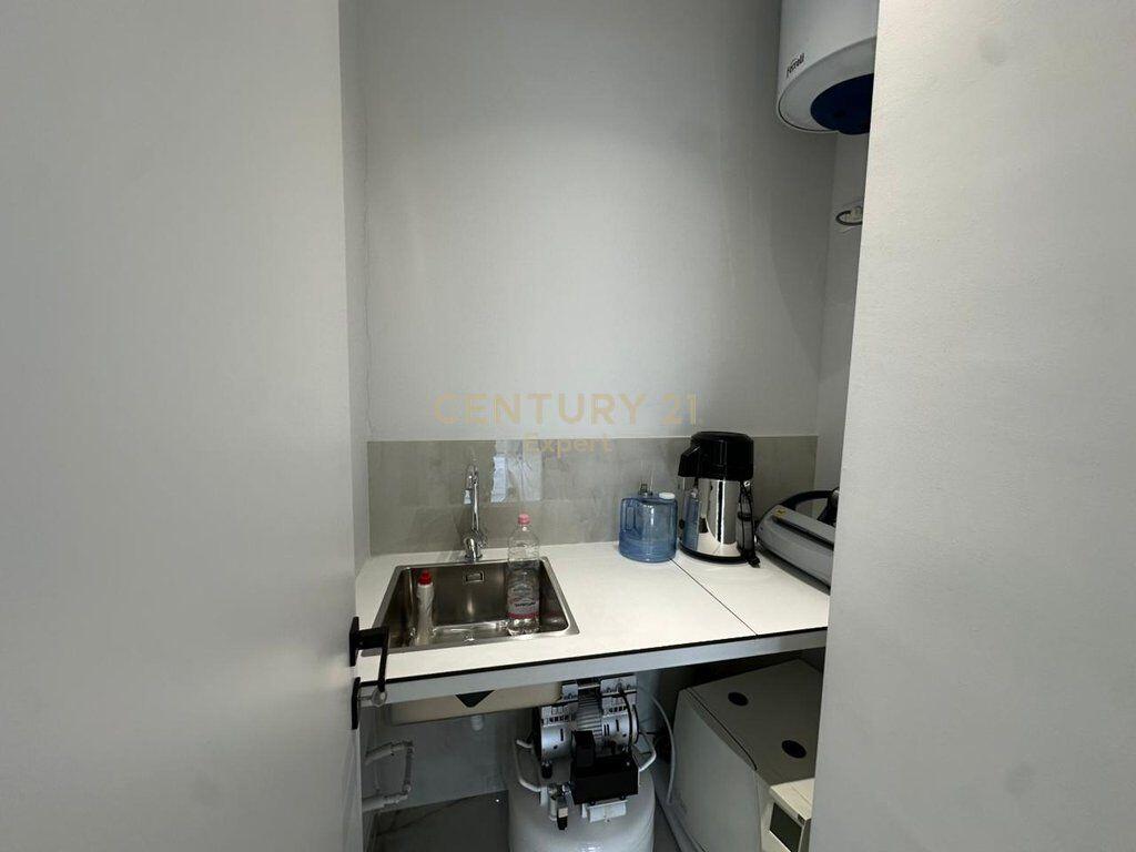 CLINICA DENTALE IN AFFITTO, UNAZA E RE