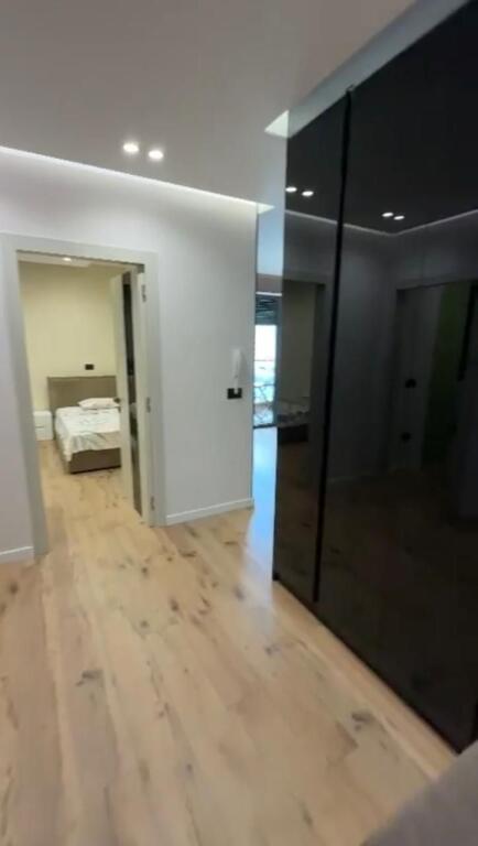 Affittiamo appartamento 2+1+2 con posto auto al Parco Olimpico \ Comune di Parigi