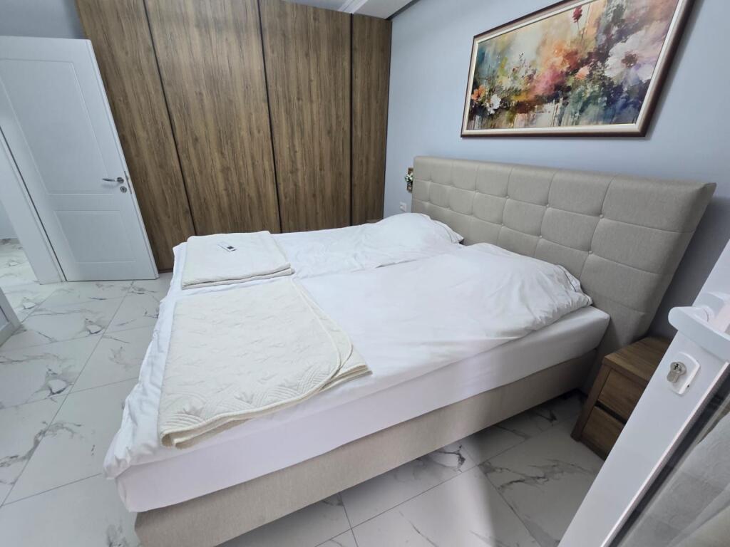 GIVEN 1+1 Elbasan St