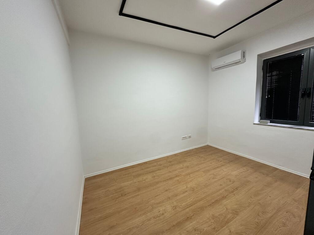 Apartment/ Office For Rent in Center / Cafe Flora