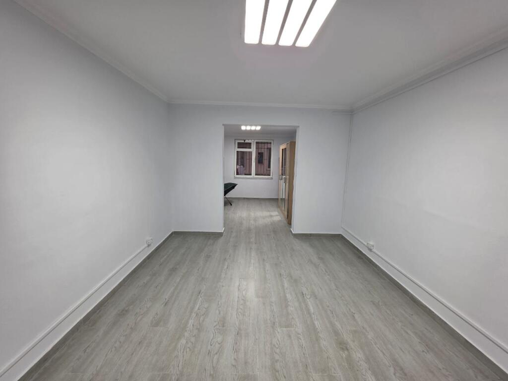 Ufficio in affitto vicino alla stazione di servizio Kastrati (ponte ad arco, di fronte al complesso Delijorgji),