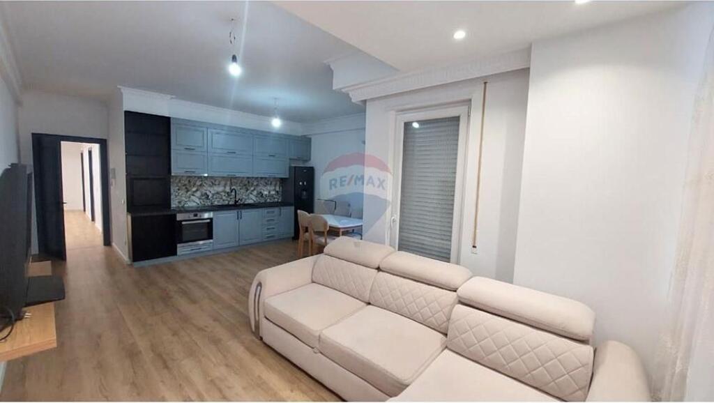 SHITET APARTAMENT 2+1 TEK MATERNITETI I RI-BRRYLI