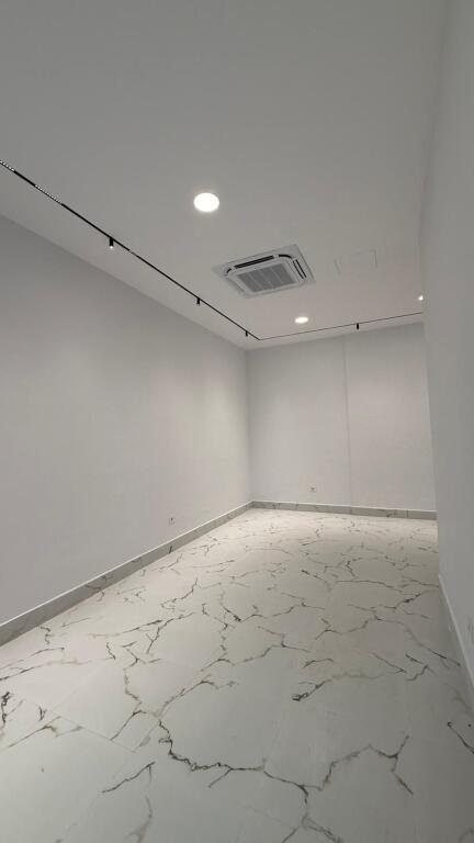 🏪 Shop for rent📍 Mine Peza Street 💶 Price: 900 €