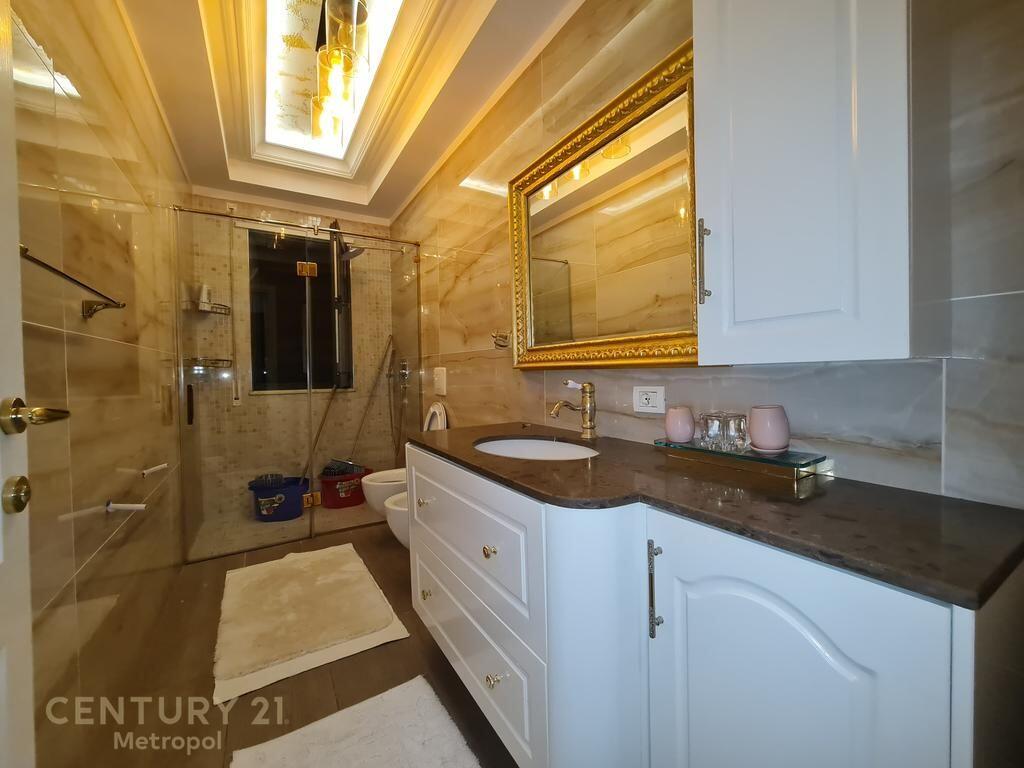 Apartament luksoz 2+1+Garazhd per shitje tek Green City