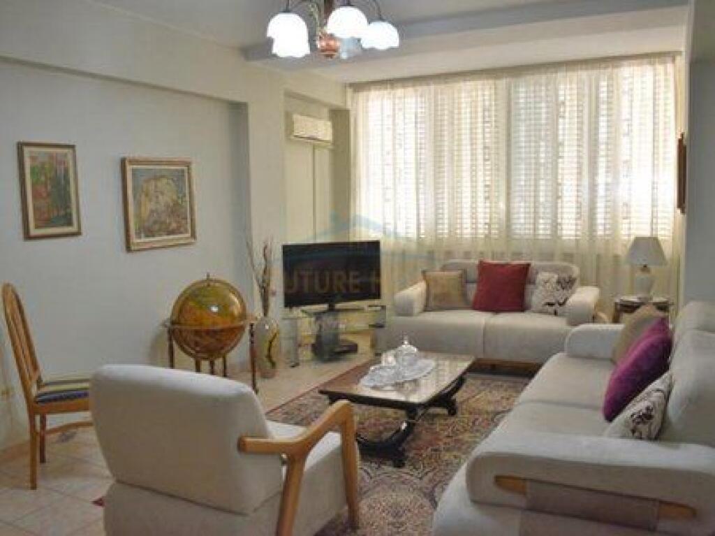 Qira, Apartament 2+1, Sheshi Wilson, Tiranë