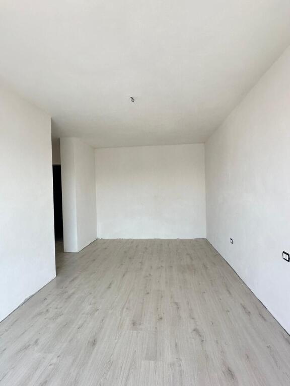 Appartamento 2+1, Ex campo di aviazione GRT