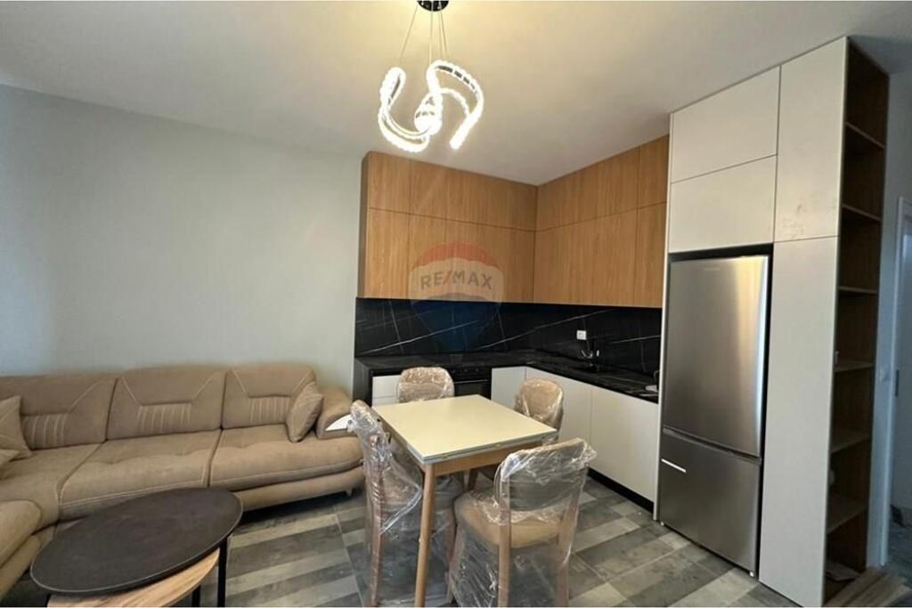 ZOGU I ZI, APARTAMENT 1+1 + POST PARKIMI - QIRA