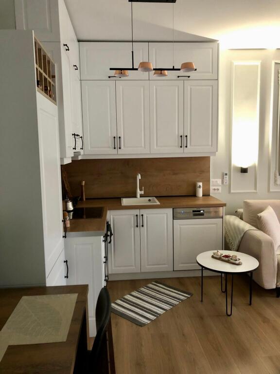 📣 AFFITTO SUPER Appartamento 1+1 📍 Via "Xhanfize Keko", Vicino all'Artista ✨