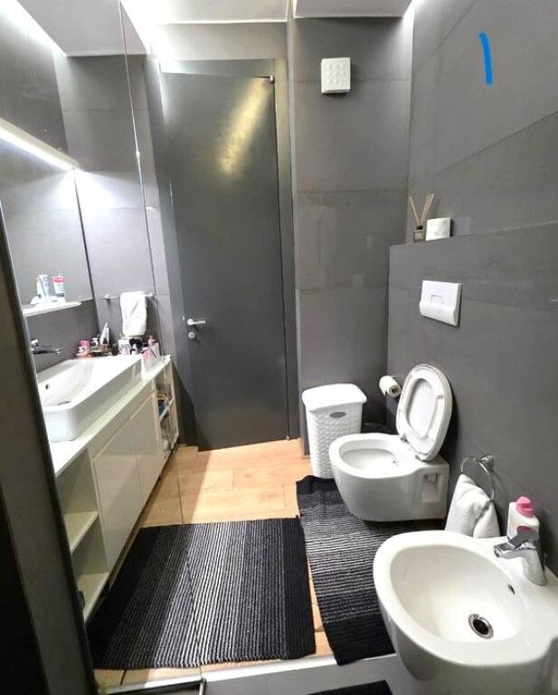 Shitet, Apartament 2+1+2, Kompleksi "Kika 2", Komuna Parisit, Tiranë.