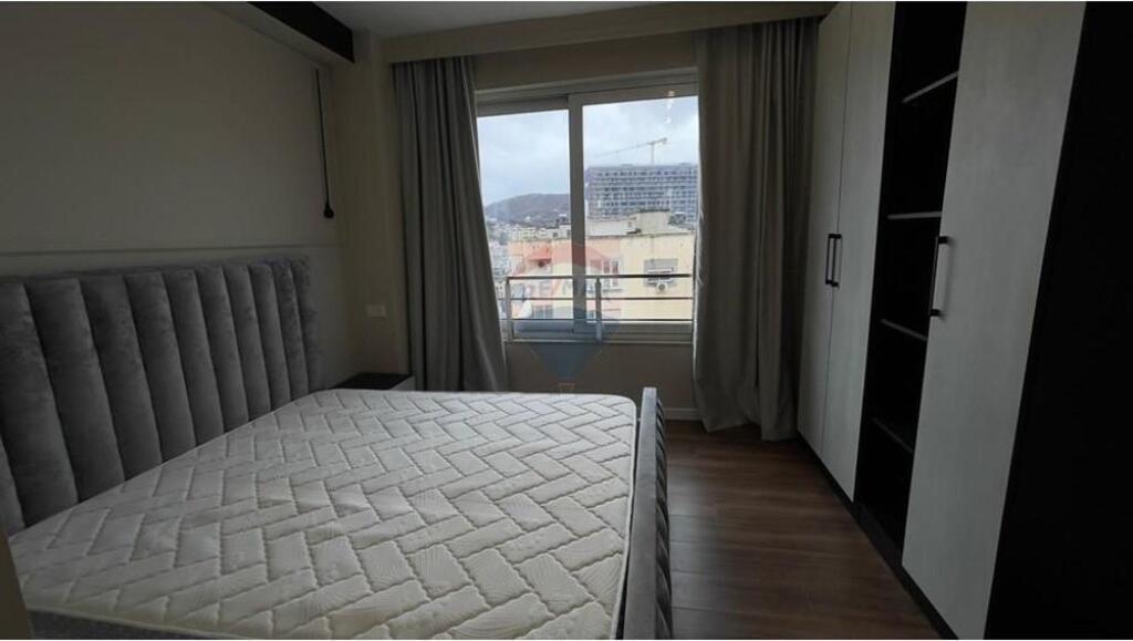 Apartment 1+1 for rent, Commune of Paris, near the Playground