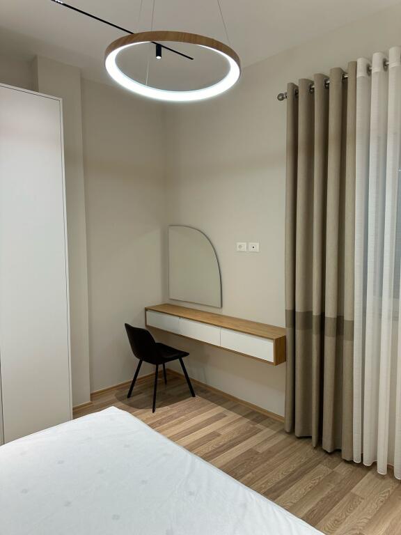 Jepet Me Qera Apartament 2+1+1 Ballkon