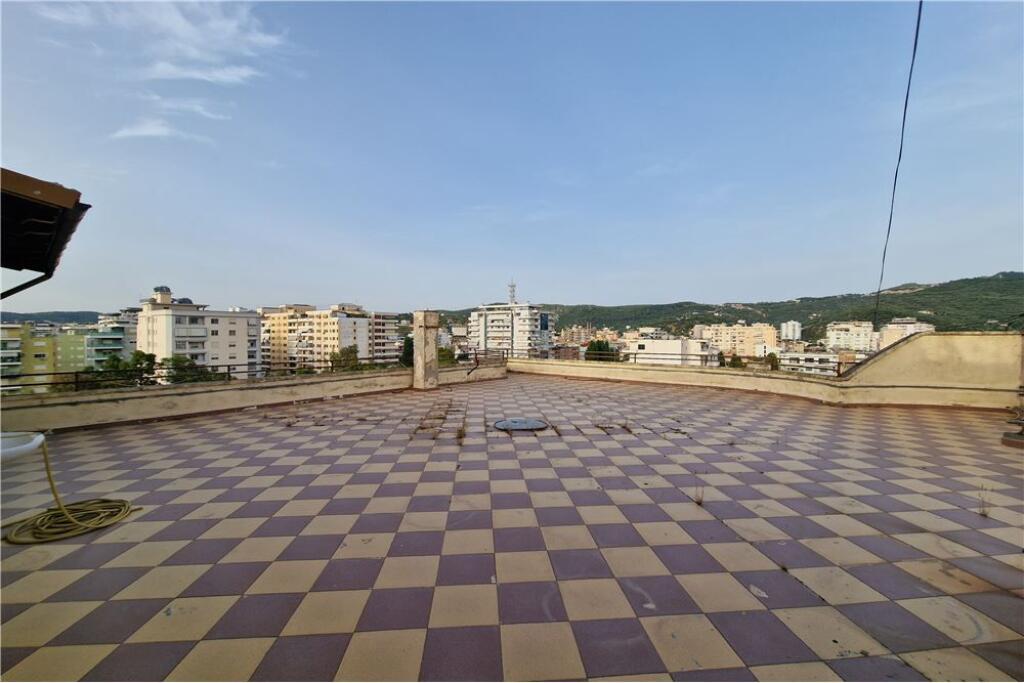 Okazion Penthouse ne shitje prane parkut Aulona,Vlore