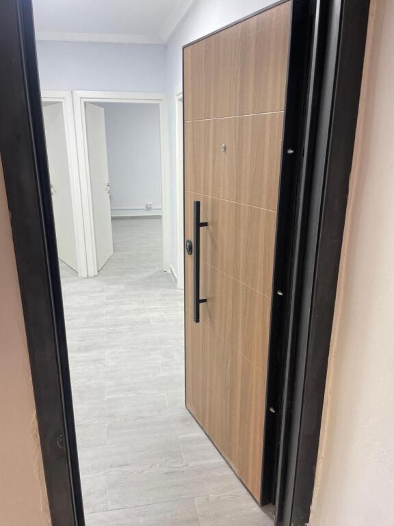 🏠 Jepet me qera  Ambient Zyre