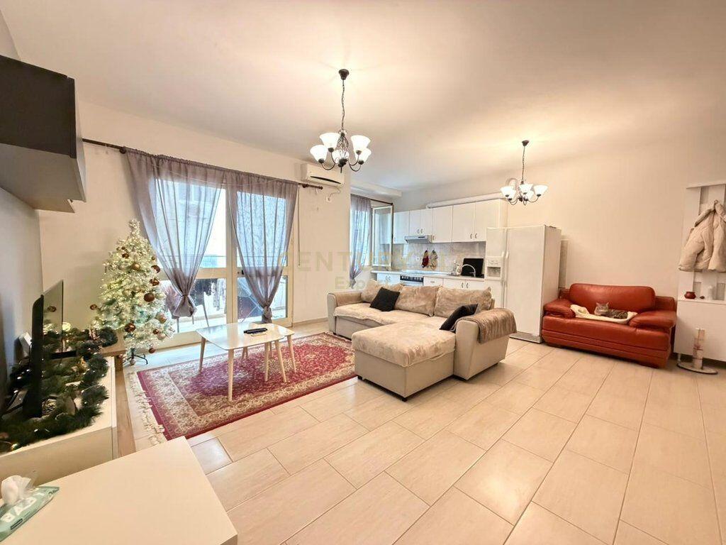 Shitet Apartament 1+1 Prane Portit Lagjia nr. 3, Durres