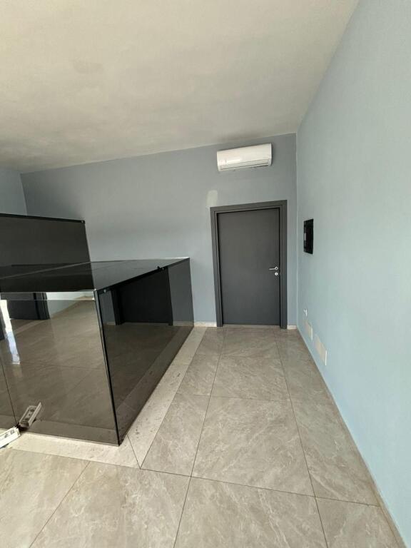 🏡 Jepet Kapanon Industrial me qira ne Vore